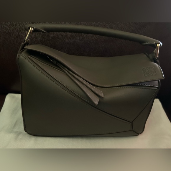 Loewe Puzzle - Small Dark Khaki Green - Picture 14 of 14